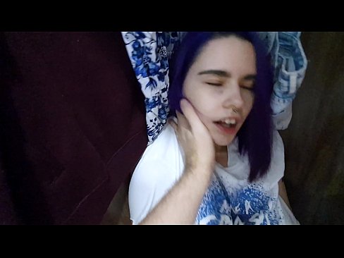❤️ Löysin siskoni kaapista ja autoin häntä laukeamaan Kotitekoinen porno at fi.credit-assorti.ru ❤
